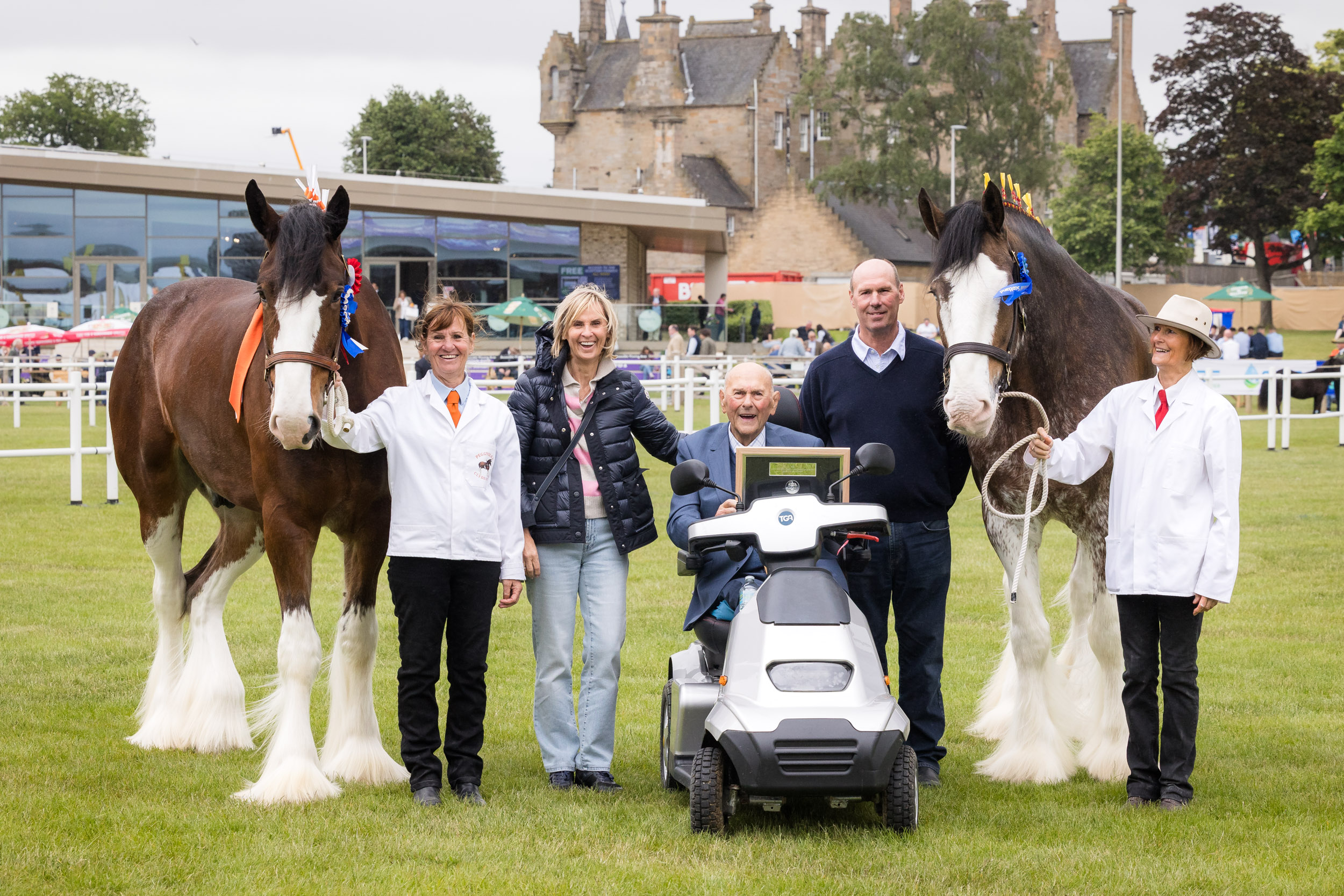 Hugh Ramsay MBE receives prestigious Sir William Young Award for lifetime contribution to the Clydesdale Horse industry